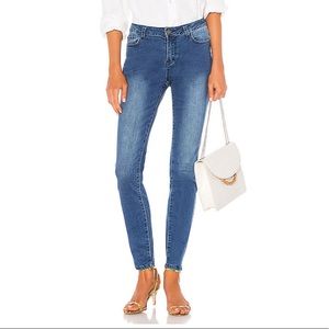 Ireland Low Rise Jean in Medium Wash